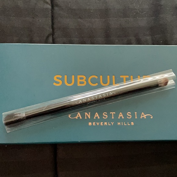 Subculture eyeshadow palette - Picture 6 of 9